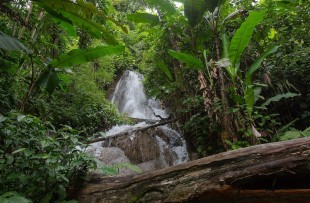 nongkhiaw100waterfalls